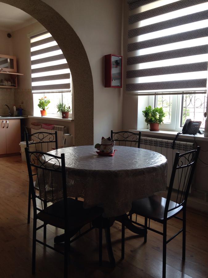 Hostel Arzy Atyraū Екстериор снимка